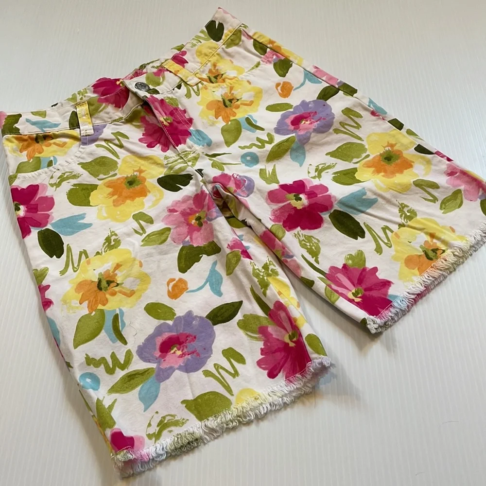 Gymboree shorts with water colored flowers.  Pink, yellow, & purple. Size 10